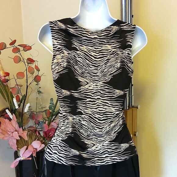 NWOT NueVa Women’s Brown Cream Printed 2 Piece Camisole Blouse Set Size 8 M - Picture 10 of 10